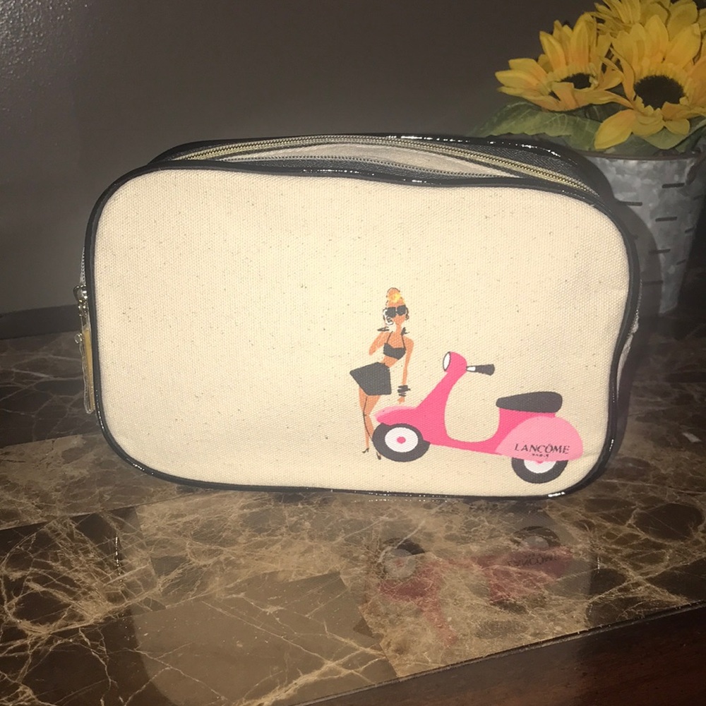 🆕 Lancôme two compartment Ivory, cosmetic bag.